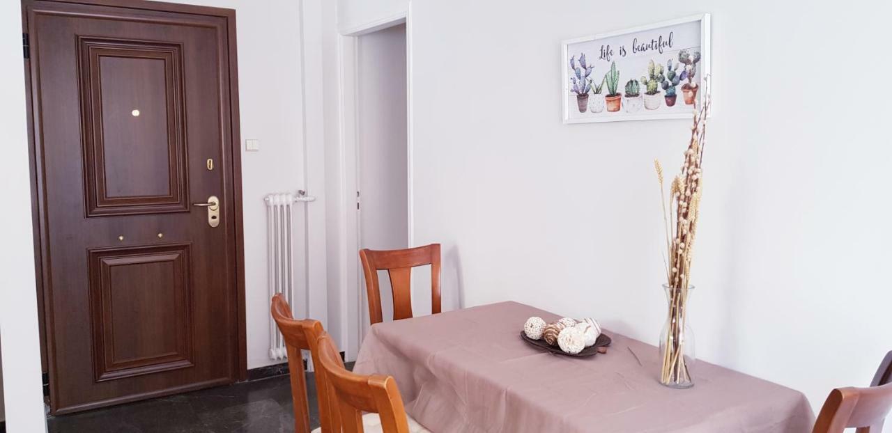 Spacious Apartment In The Historical Center Of Афины Экстерьер фото