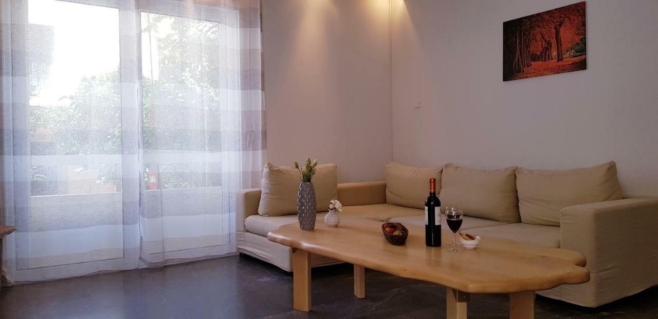 Spacious Apartment In The Historical Center Of Афины Экстерьер фото